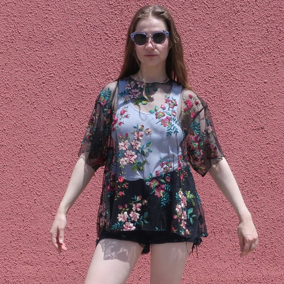 Embroided top - Picture 2 of 5